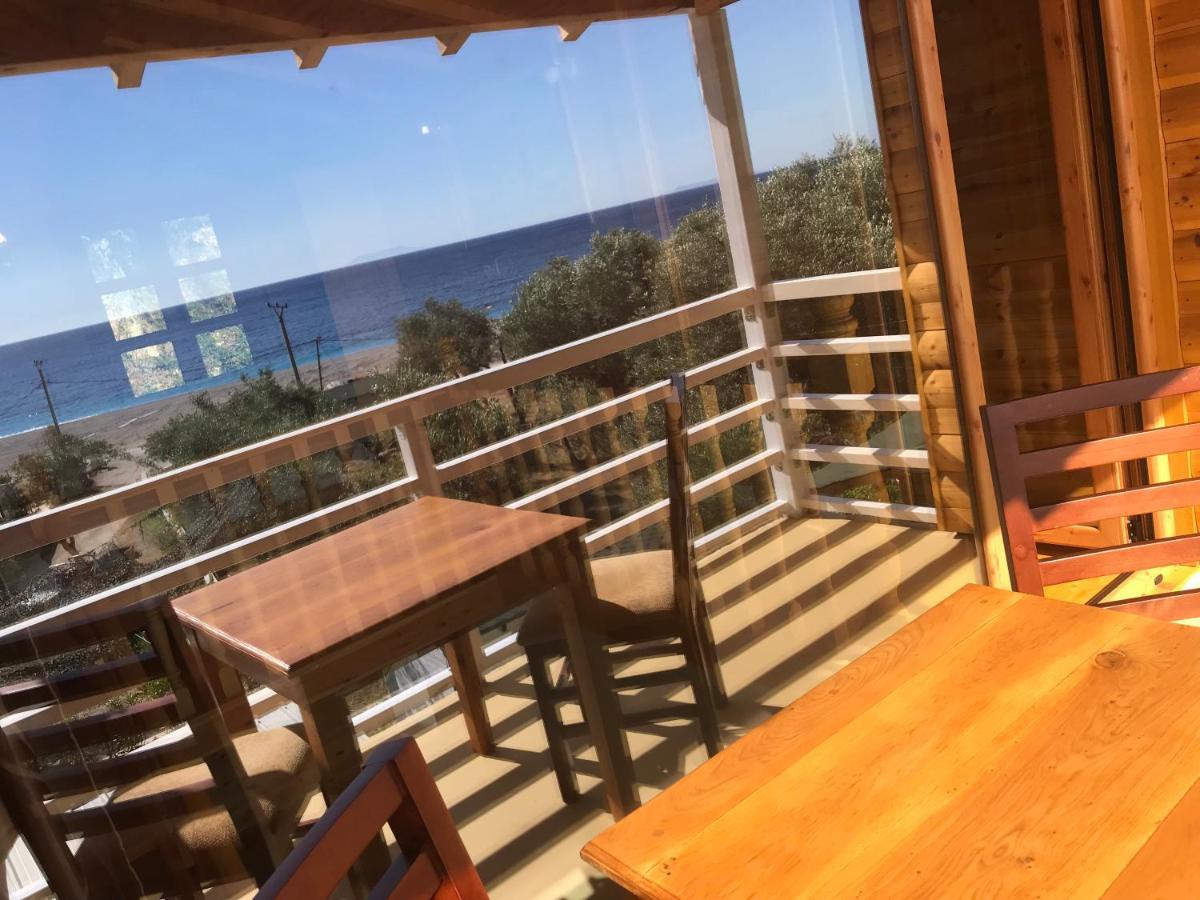 Hotel Nashos Deluxe Bungalows Himara