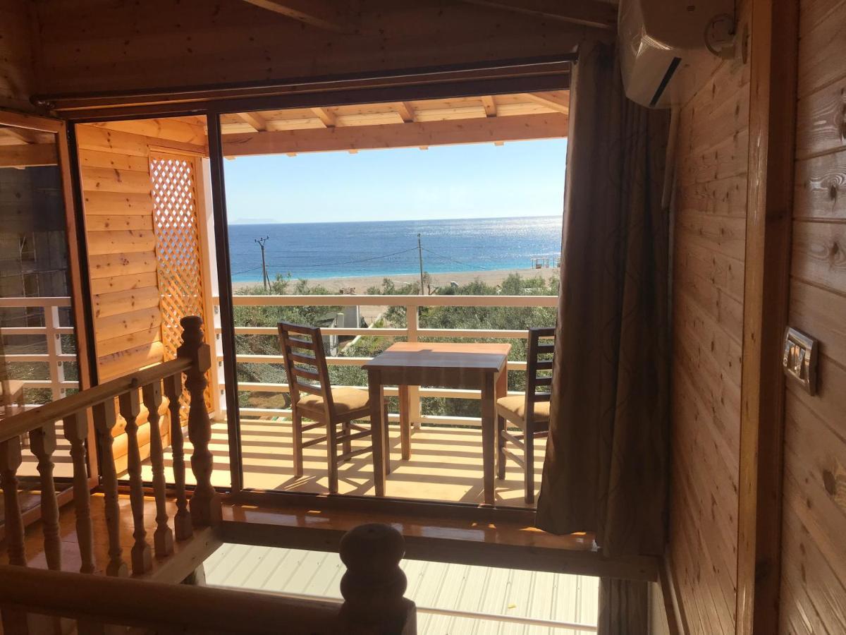 Hotel Nashos Deluxe Bungalows Himarë