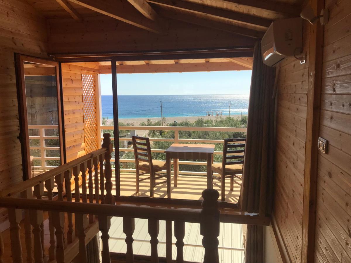 Nashos Deluxe Bungalows 3* Himarë